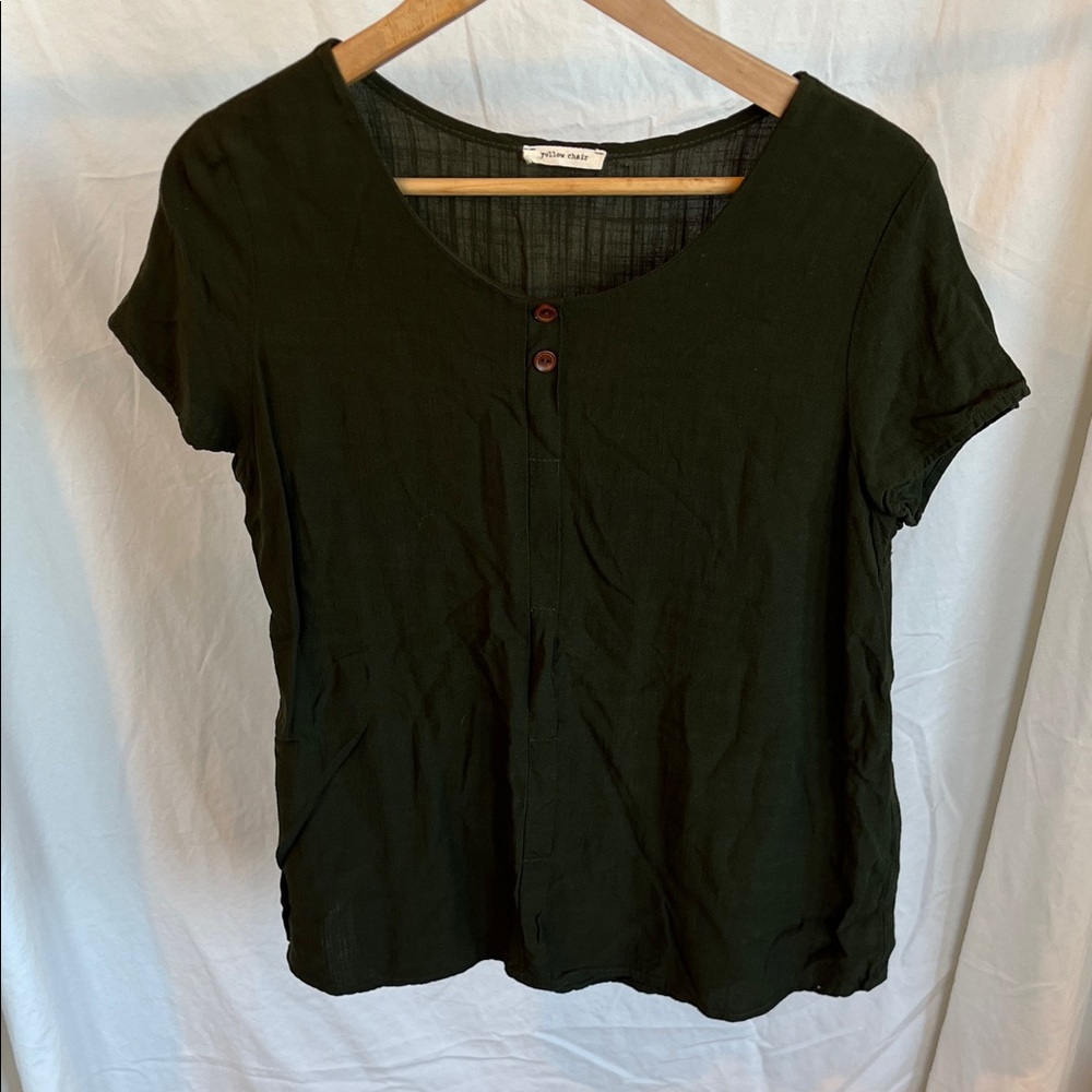 😻5for$15😻 Yellow Chair Dark Green Scoop Neck Top with Button Detail M